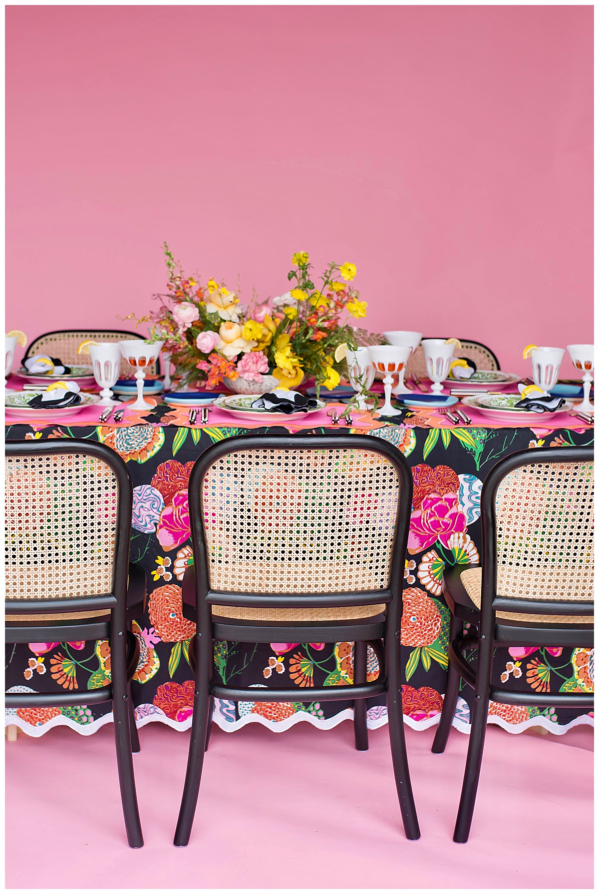 bright_and_colorful_shippable_wedding_and_event_rentals_available_nationwide_0448.jpg