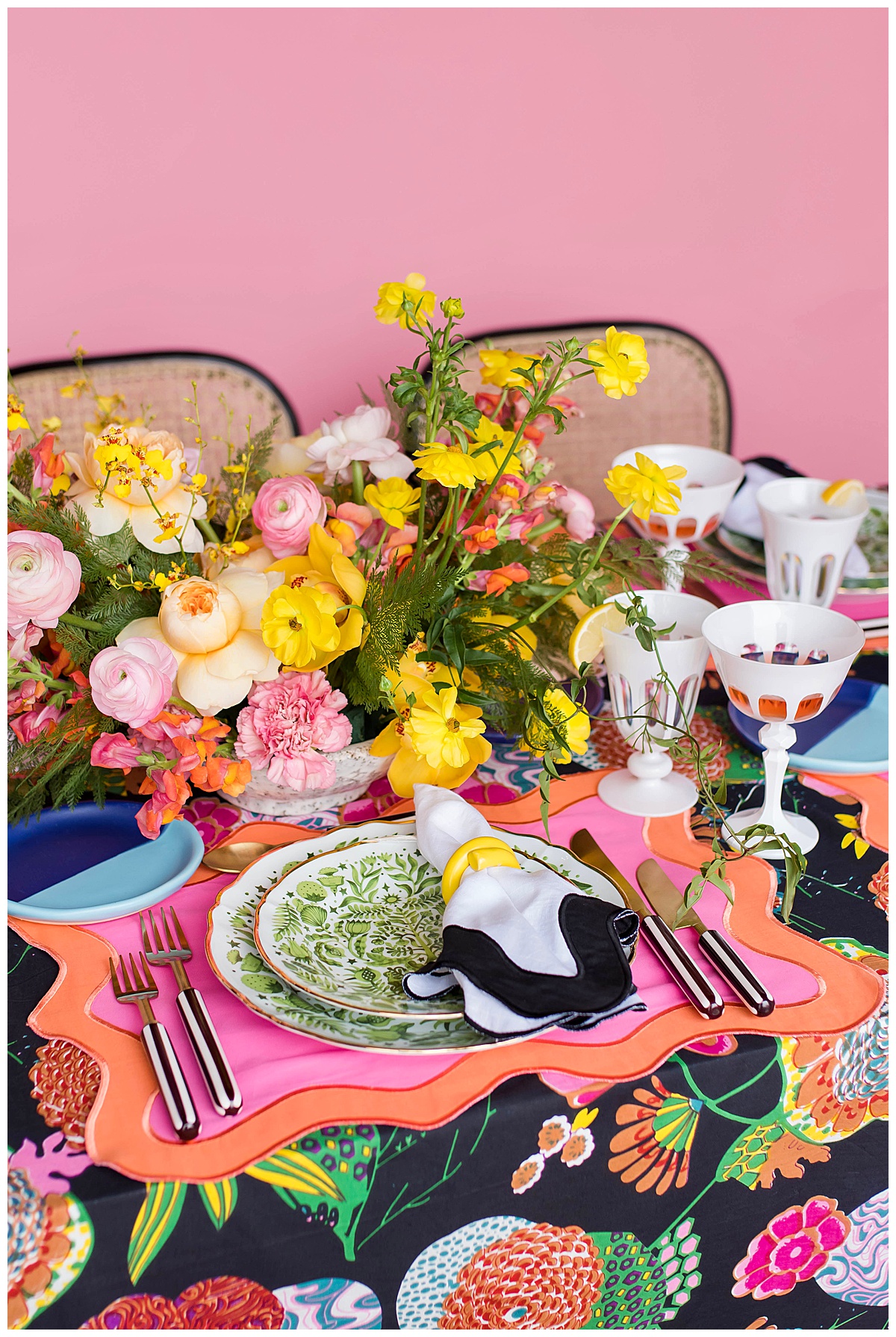 bright_and_colorful_shippable_wedding_and_event_rentals_available_nationwide_0449.jpg